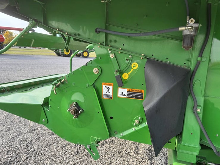 2005-john-deere-9560-sts-image-21