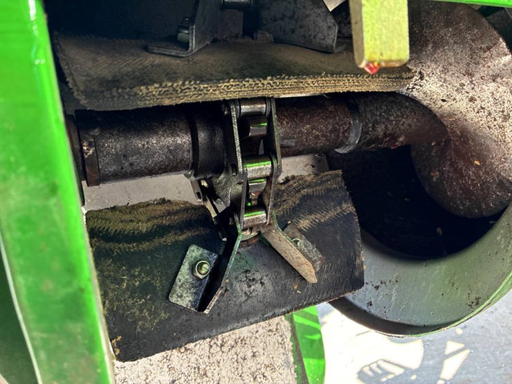 2009-john-deere-9770-sts-image-77