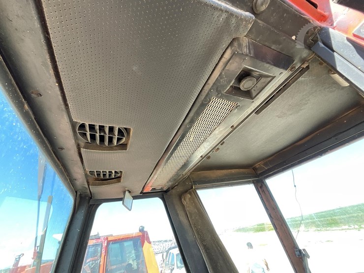 allis-chalmers-7020-image-34