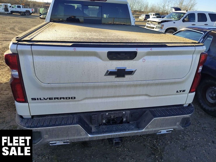 2025-chevrolet-silverado-1500-image-17