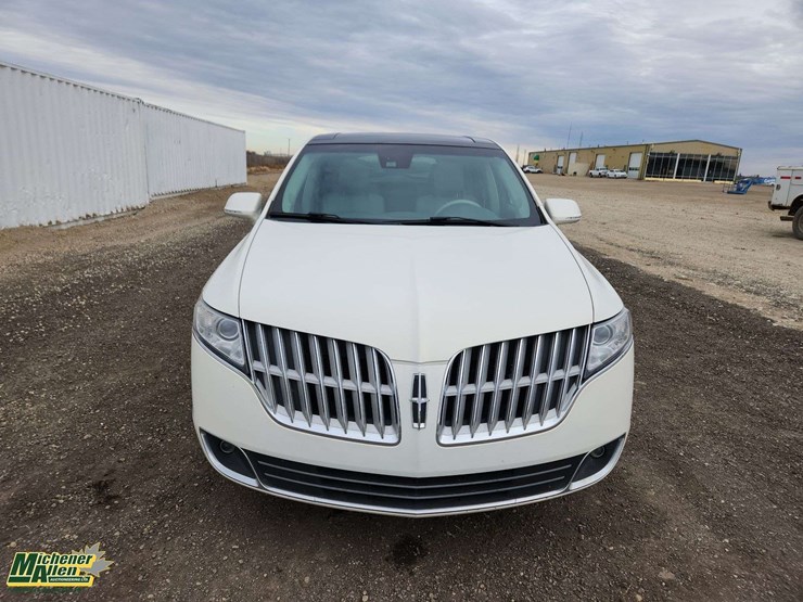 2012-lincoln-mkt-image-23