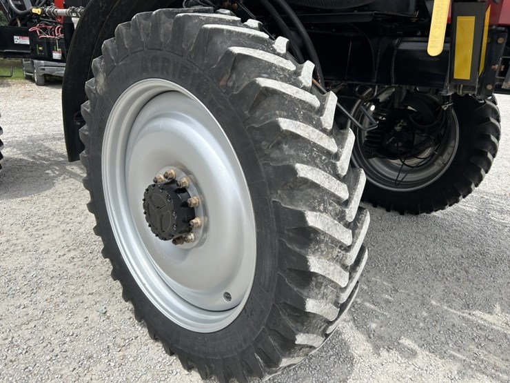 2014-case-ih-3200b-image-68