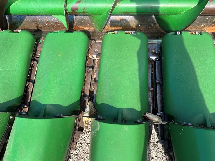 2021-john-deere-c18f-image-30