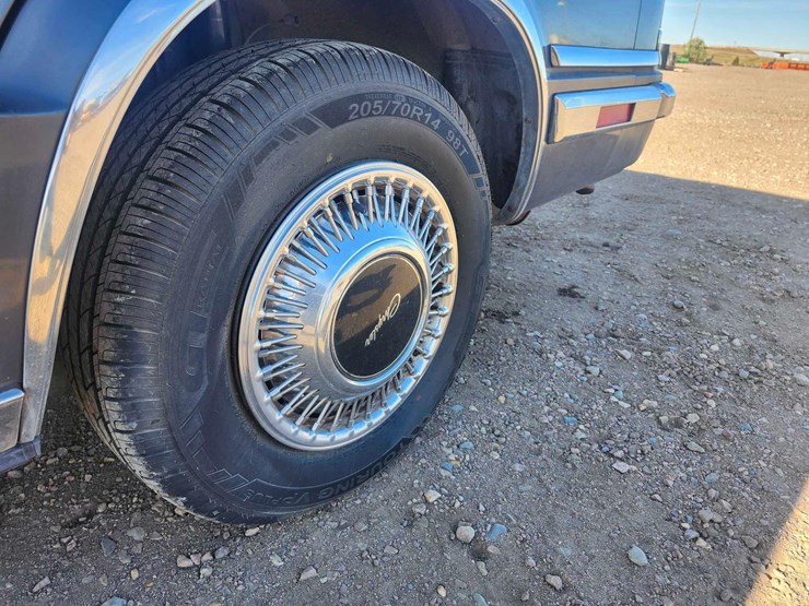 1990-chrysler-new-yorker-fifth-avenue-image-49