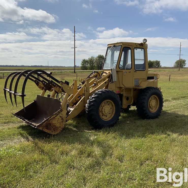 1981 CATERPILLAR 910