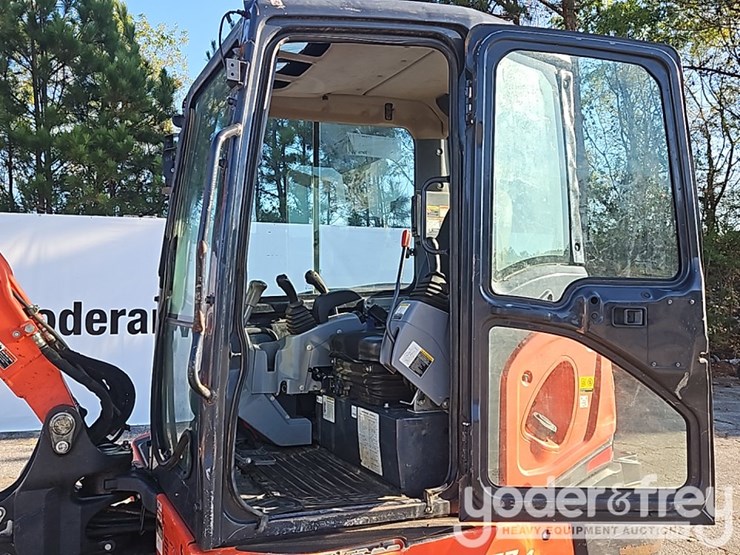2016-kubota-kx057-4-image-39