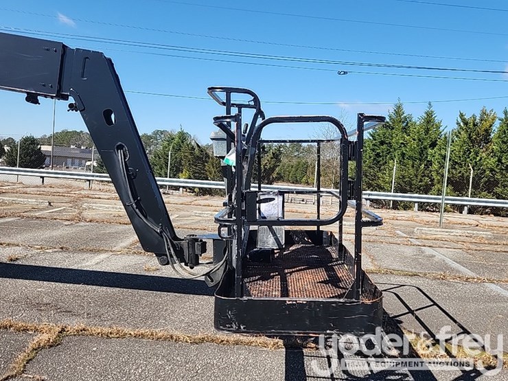 2014-jlg-800aj-image-19