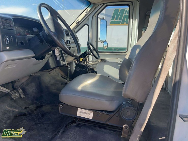 2003-ford-f750-image-11