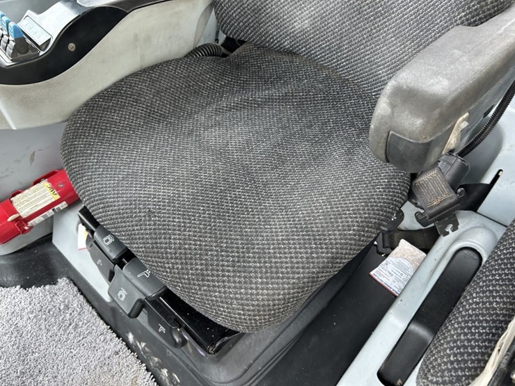 2005-challenger-mt635b-image-31