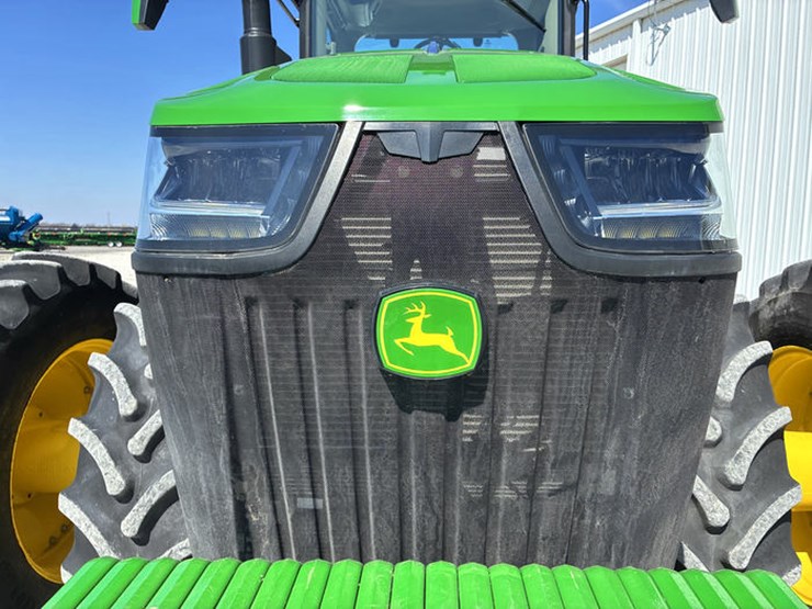 2023-john-deere-8r-370-image-13