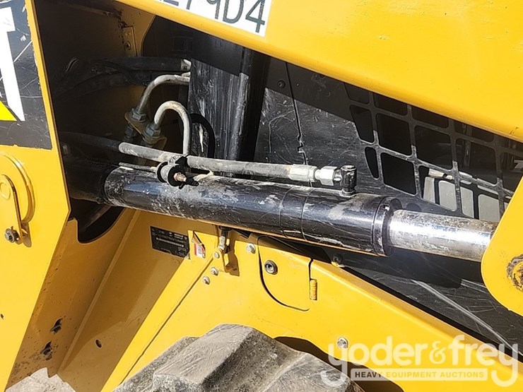 2019-caterpillar-279d-image-11