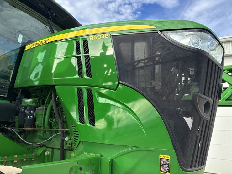 2014-john-deere-r4038-image-13