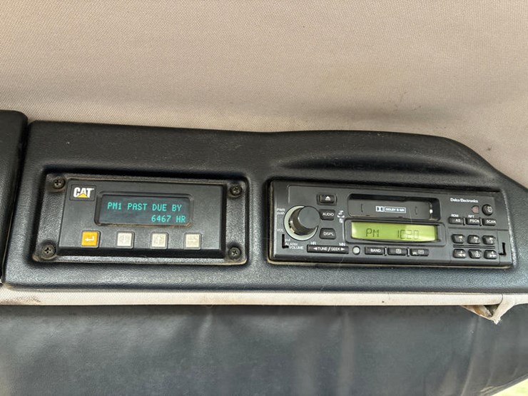 #114632-•-cat-85e-#6js00405-image-86