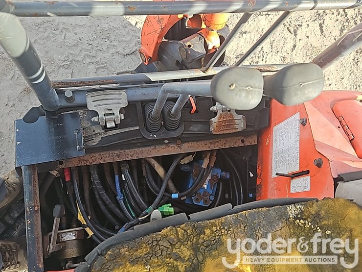 2013-kubota-u17-image-27