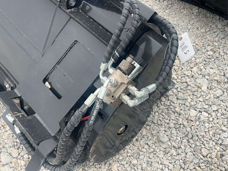 giyi-hydraulic-skid-steer-mixing-bucket-image-6