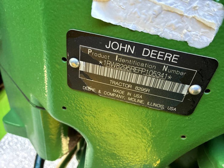 2015-john-deere-8295r-image-2