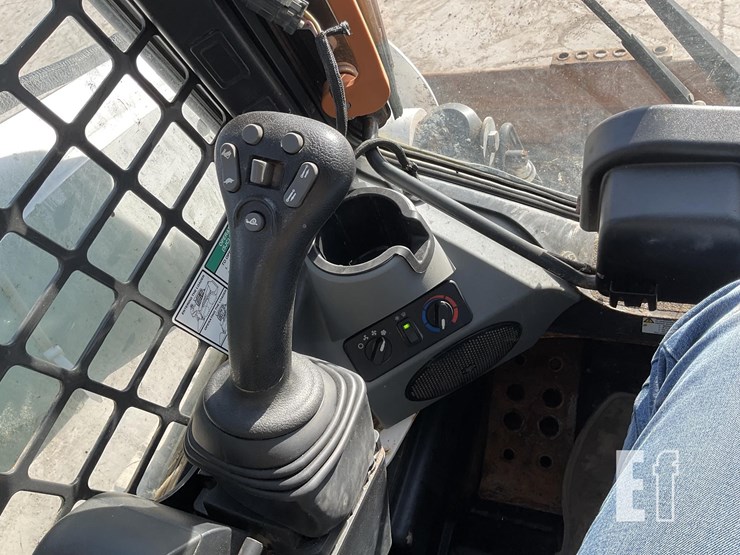 2020-bobcat-t770-image-15