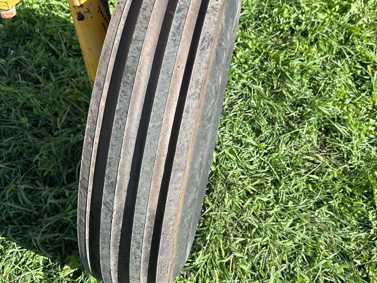 minneapolis-moline-g550-image-13