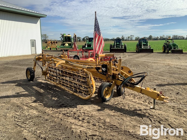 2002-vermeer-r23a-image-3