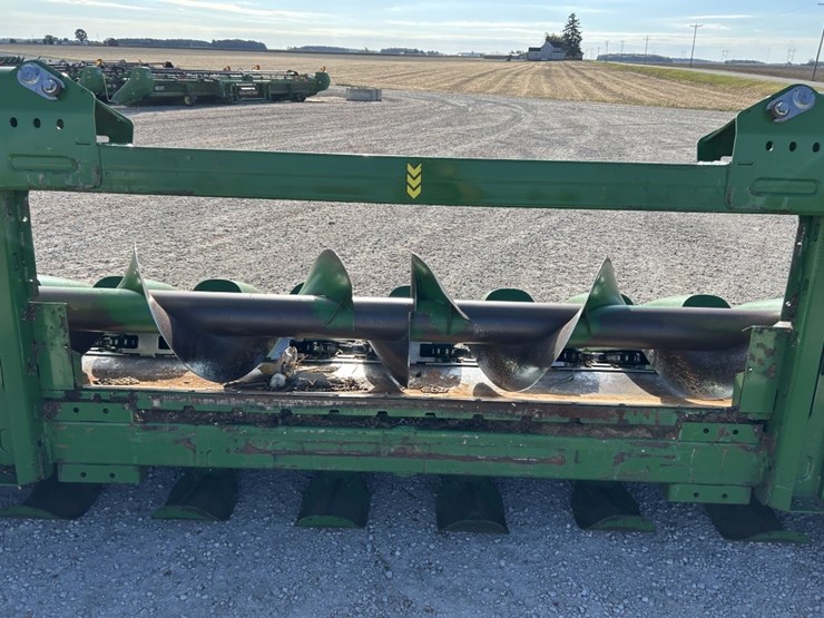 2021-john-deere-c18f-image-9