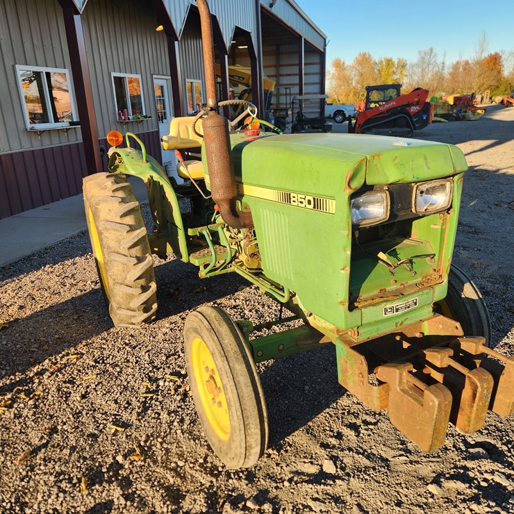 JOHN DEERE 850