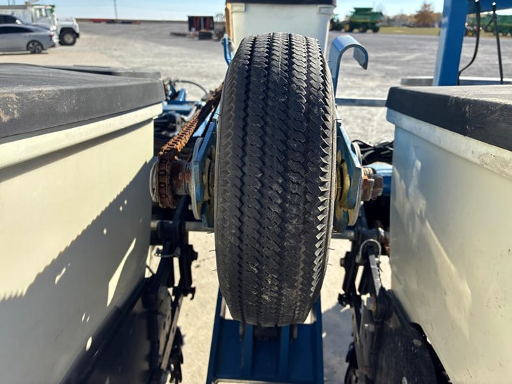 2014-kinze-3000-image-31