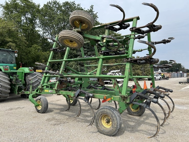 2002-john-deere-2400-image-42