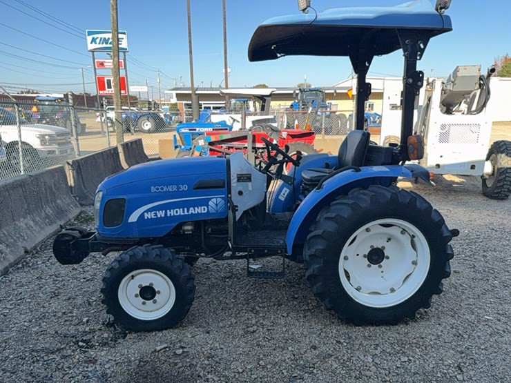new-holland-boomer-30-image-1