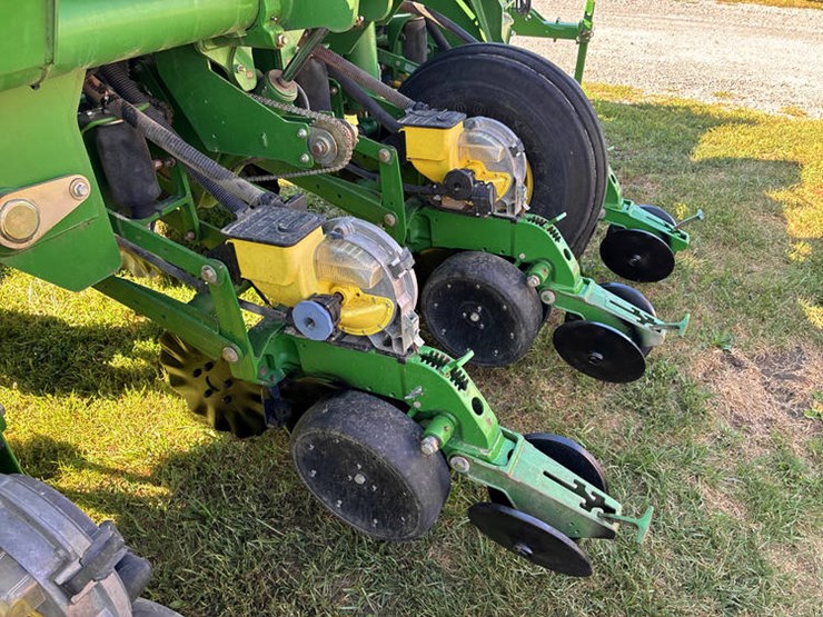 2011-john-deere-1790-image-57