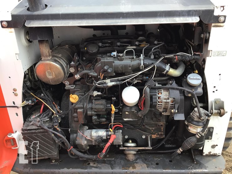 2017-bobcat-t740-image-21