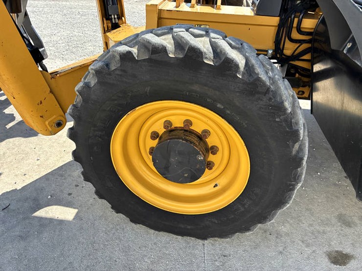 2015-caterpillar-tl943c-image-48