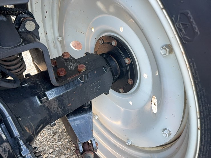 new-holland-t6070-image-52