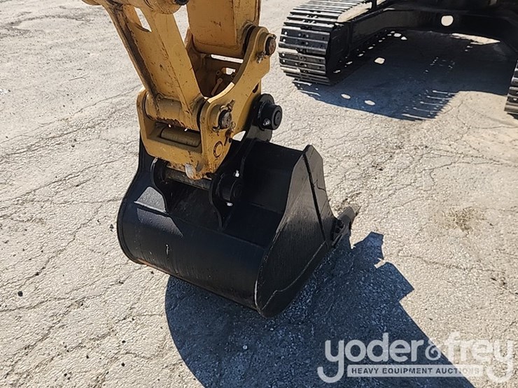 2020-caterpillar-307-image-11