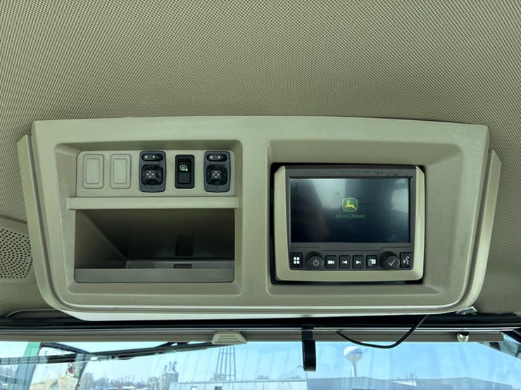 2023-john-deere-8r-370-image-85