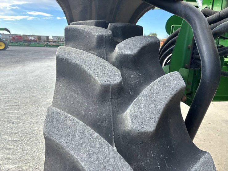 2014-john-deere-r4038-image-64