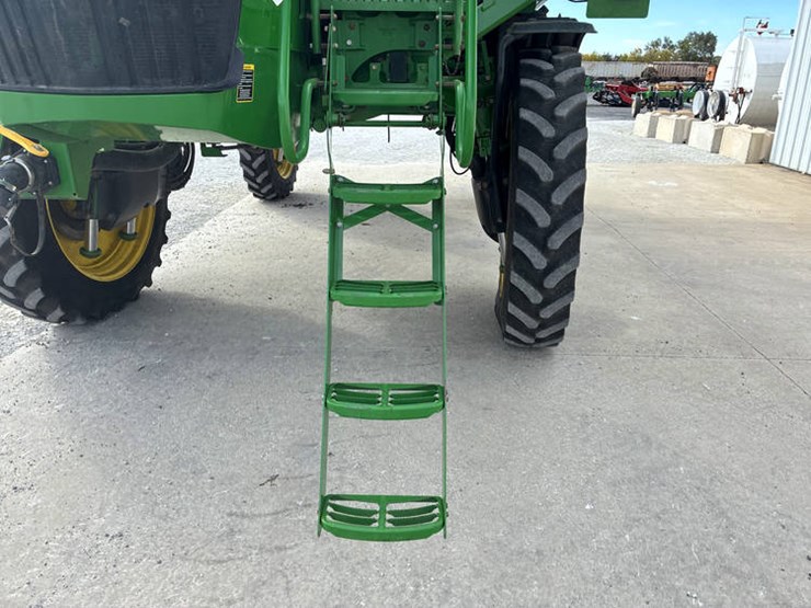 2014-john-deere-r4038-image-47