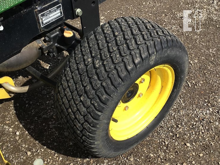 2004-john-deere-2210-image-19