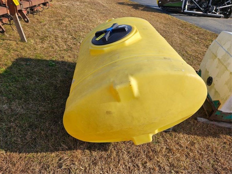 #3021-•-300-gallon-spray-tank-image-6