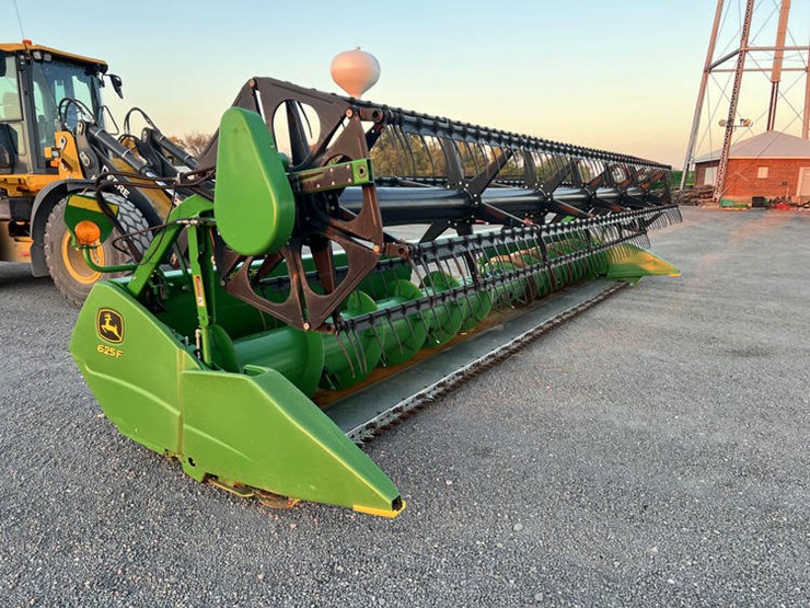 2014-john-deere-625f-image-10