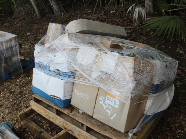 #5221-•-pallet-of-misc-items-image-3