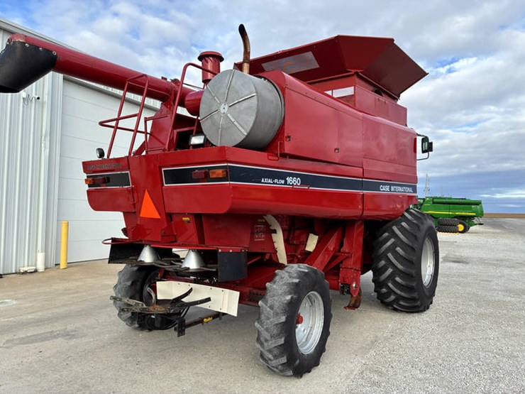1990-case-ih-1660-image-5