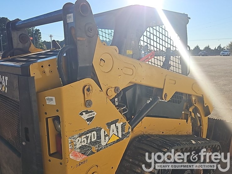 2019-caterpillar-257d-image-23