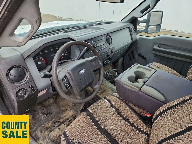 2013-ford-f550-image-9