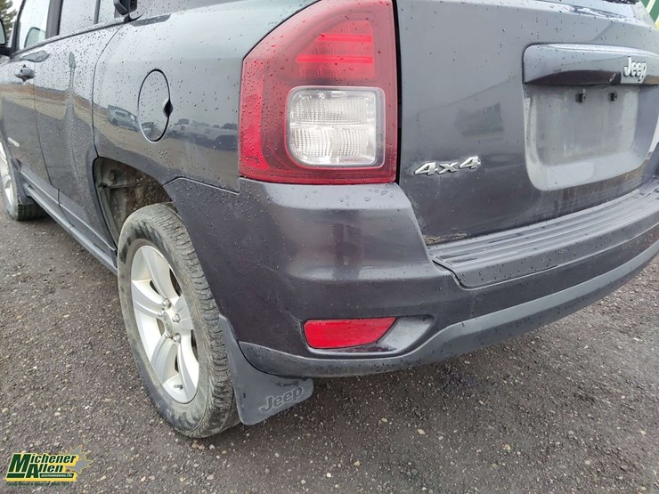 2014-jeep-compass-image-36