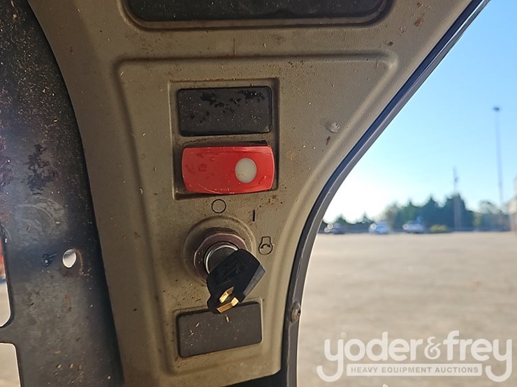 2019-caterpillar-257d-image-30