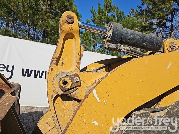 2017-caterpillar-966m-image-16