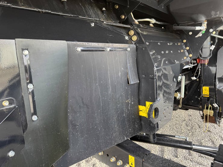 2023-case-ih-8250-image-36
