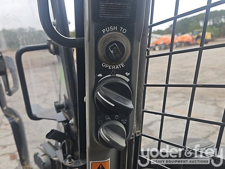 2020-new-holland-c345-image-34