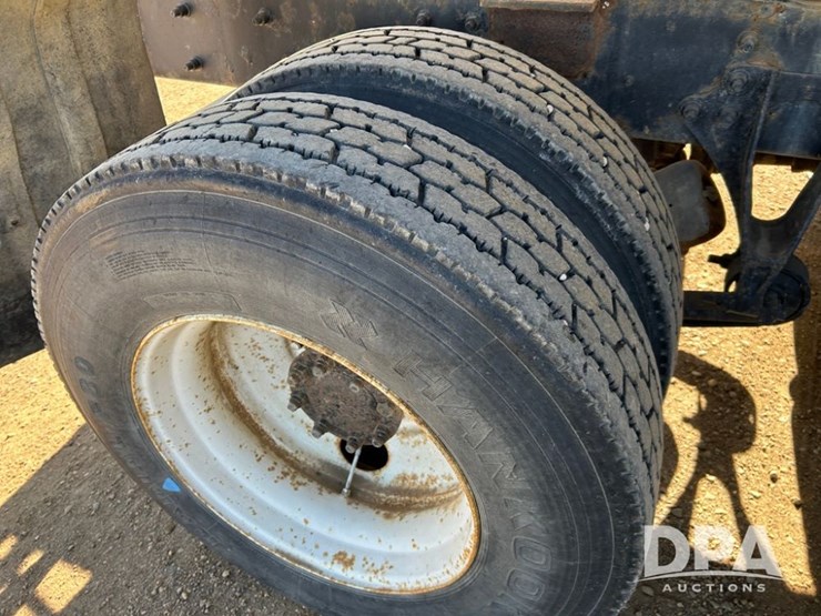 2005-ihc-4400-dry-tender-truck-(cp1274,-unit-ag706)-image-28