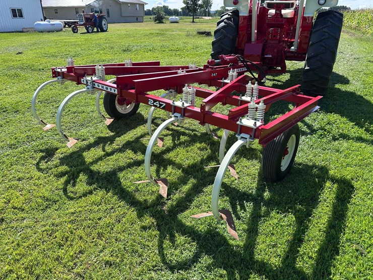 cockshutt-model-247-ripper-image-8